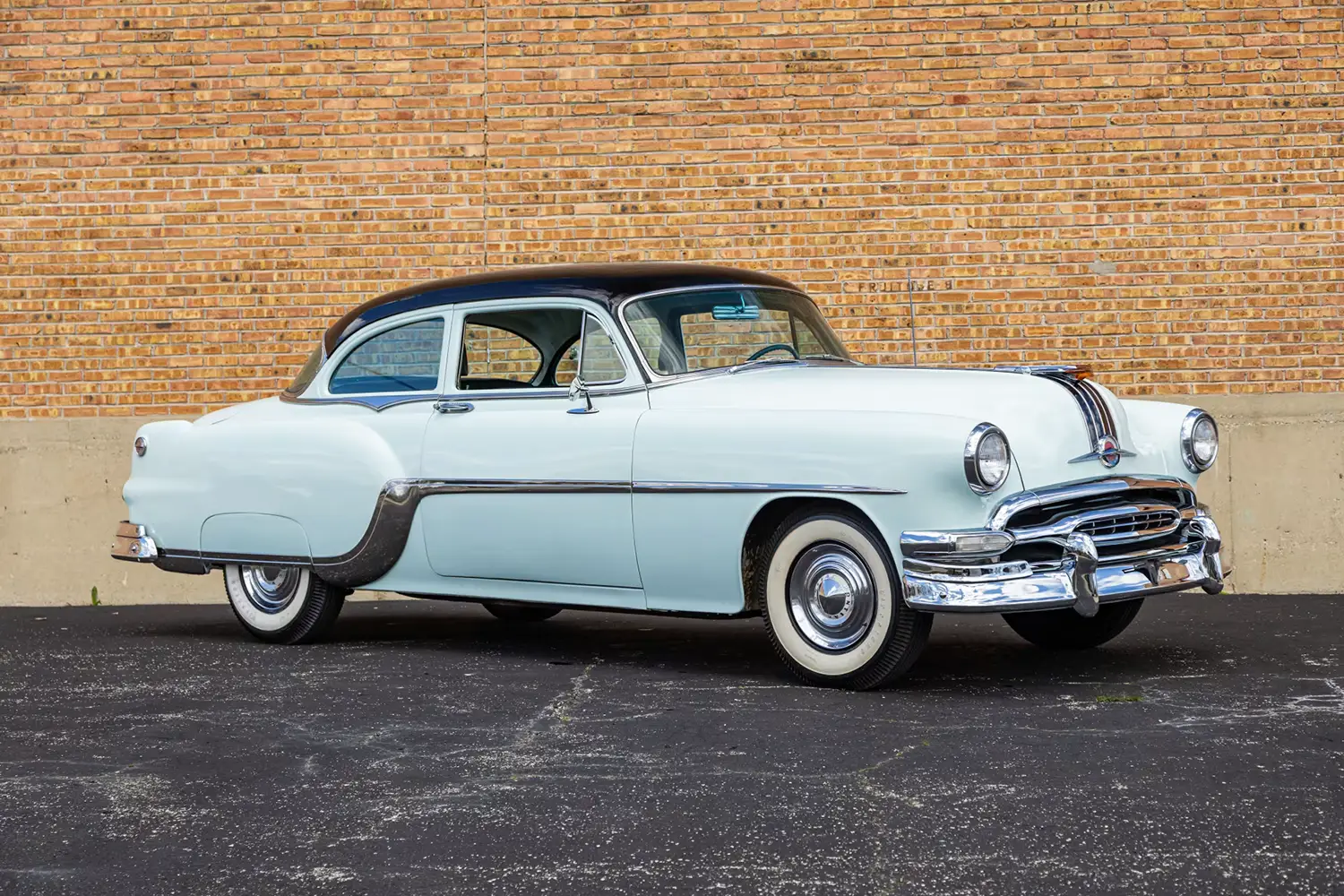 1954 Pontiac Chieftain Deluxe Sedan