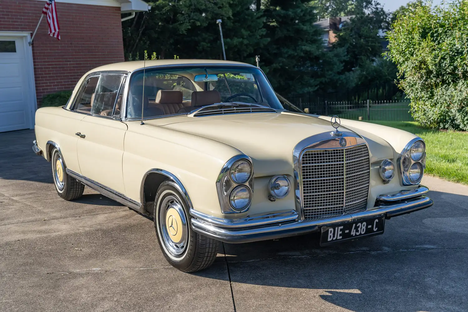 1965 Mercedes-Benz 220SEb Coupe