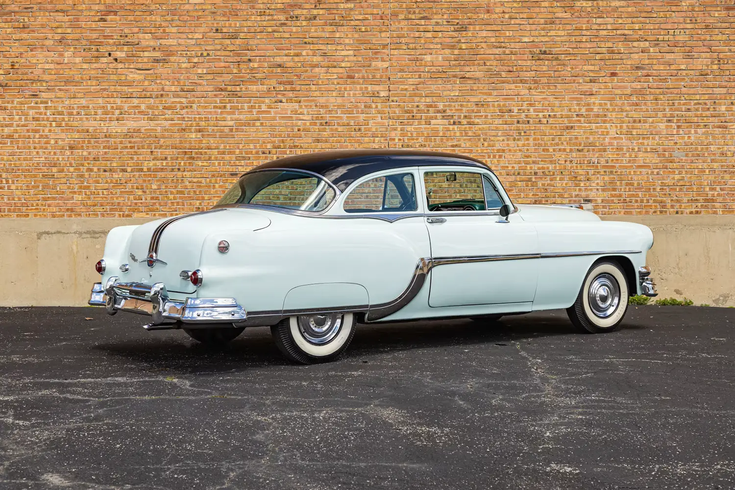 1954 Pontiac Chieftain Deluxe Sedan