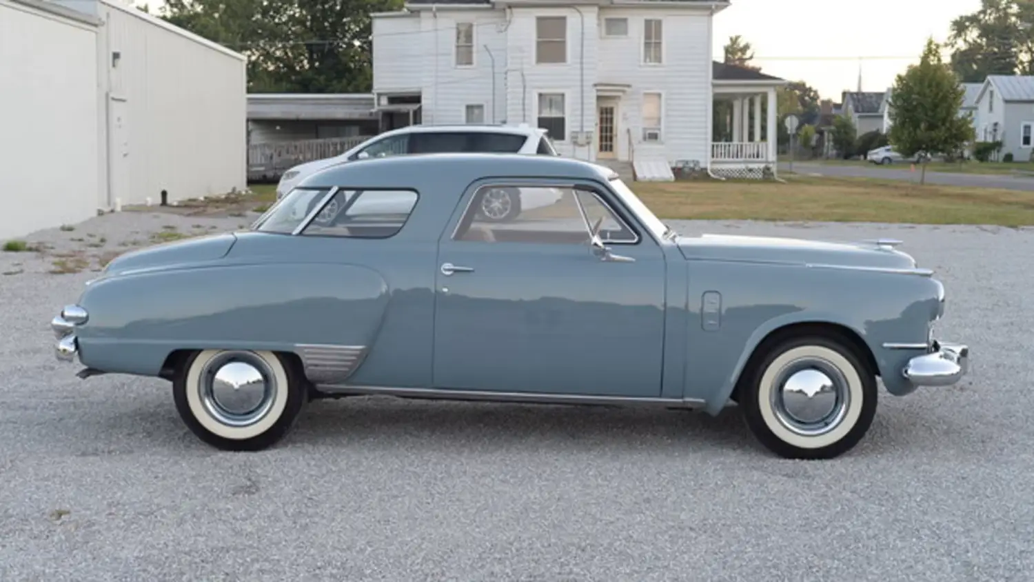 1947 Studebaker Commander Deluxe Starlight Coupe