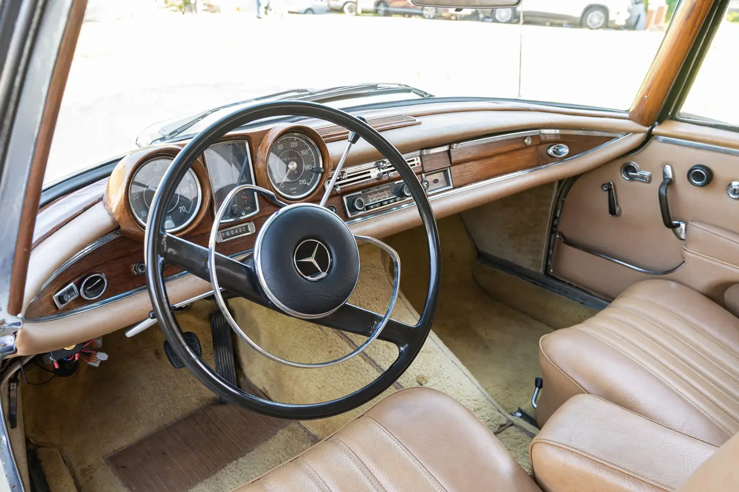 1965 Mercedes-Benz 220SEb Coupe