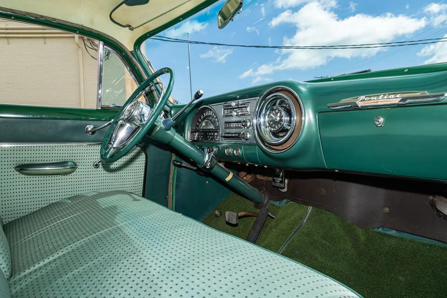 1954 Pontiac Chieftain Deluxe Sedan