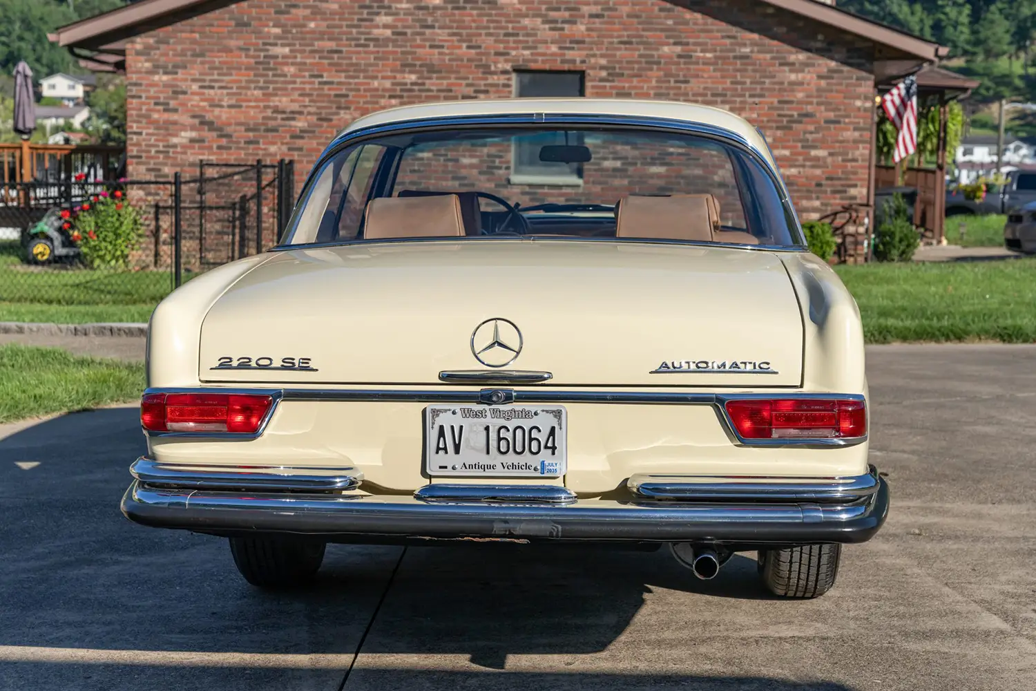 1965 Mercedes-Benz 220SEb Coupe
