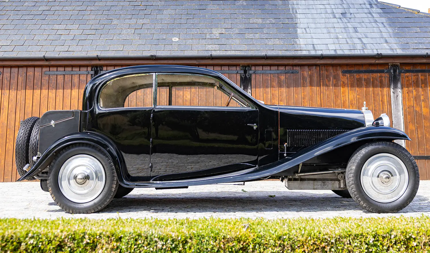 1928 Bugatti Type 44 Profilé