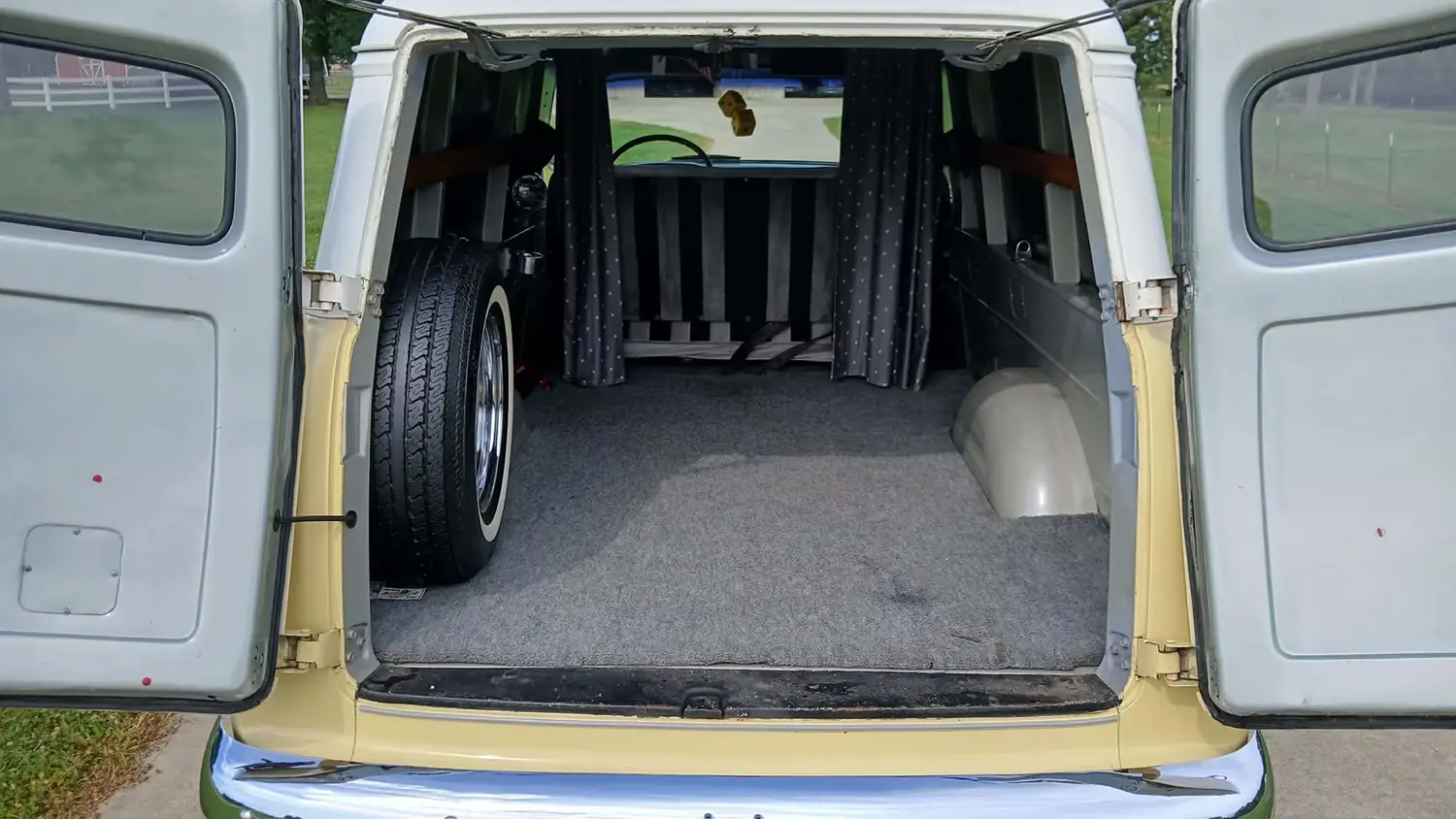 1958 Chevrolet Apache 3100 Panel Truck