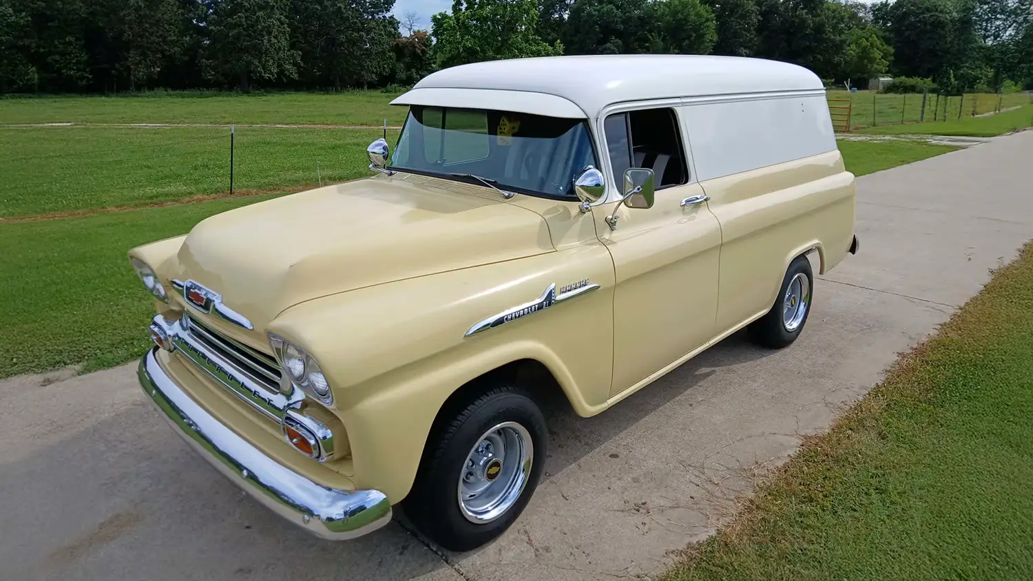 1958 Chevrolet Apache 3100 Panel Truck
