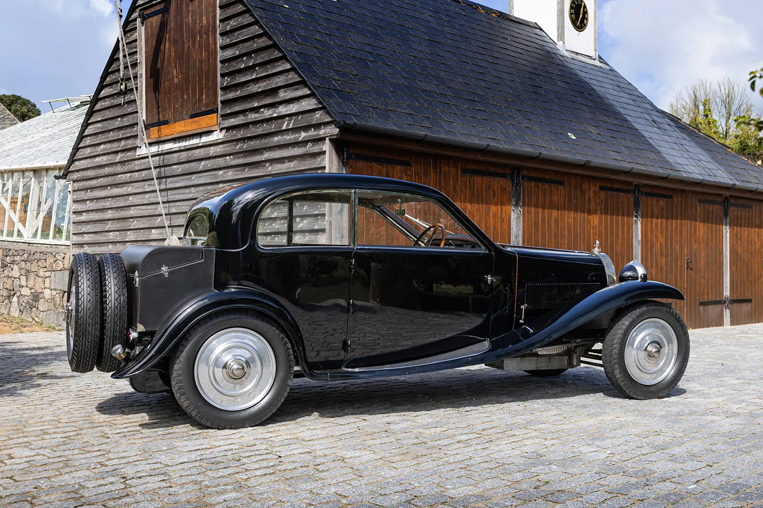 1928 Bugatti Type 44 Profilé