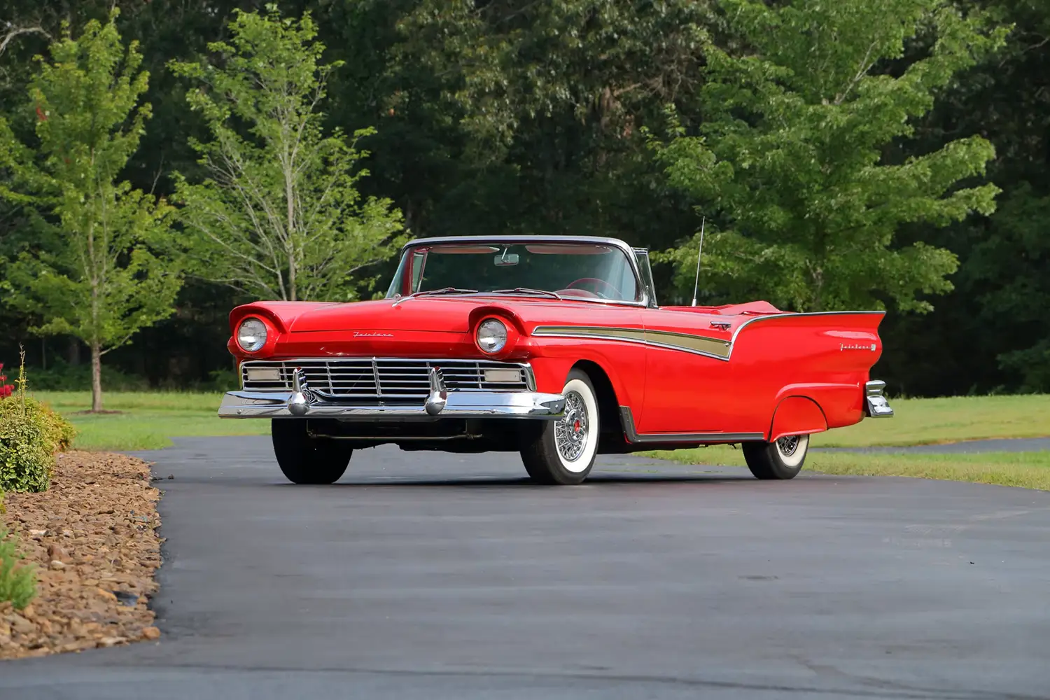 1957 Ford Fairlane Sunliner