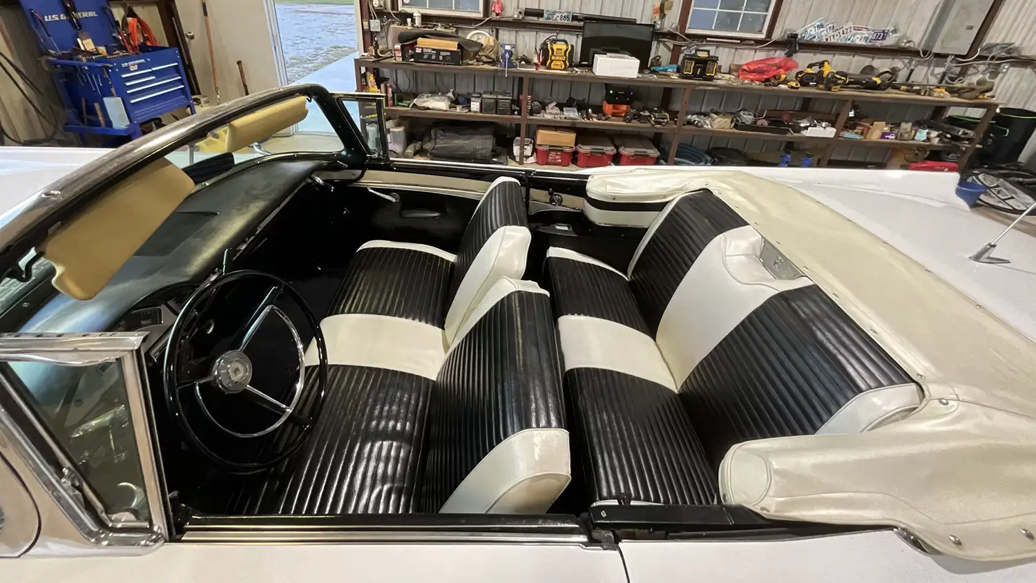 1957 Ford Fairlane 500 Sunliner