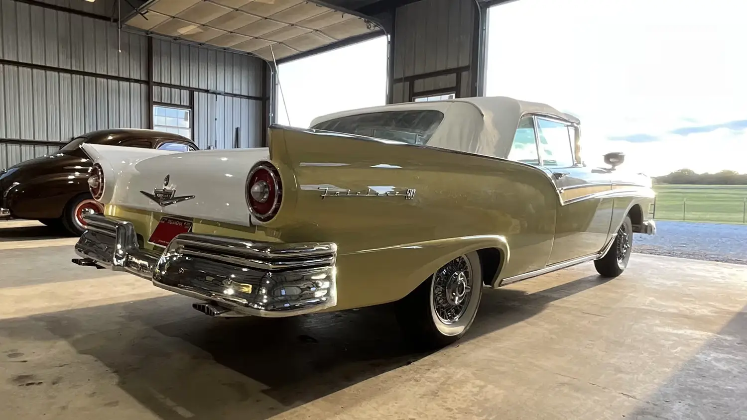 1957 Ford Fairlane 500 Sunliner