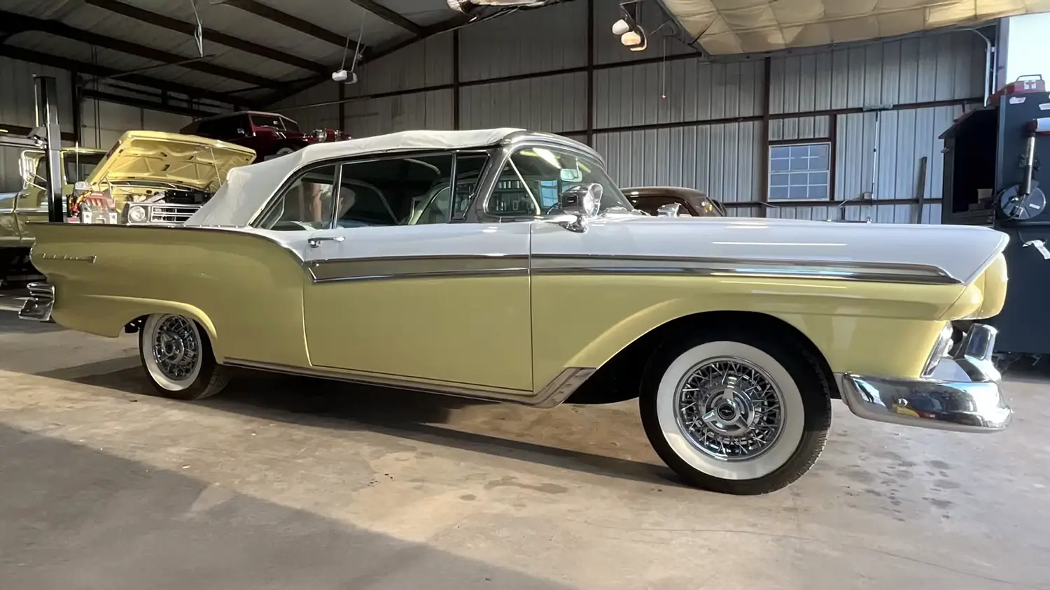 1957 Ford Fairlane 500 Sunliner