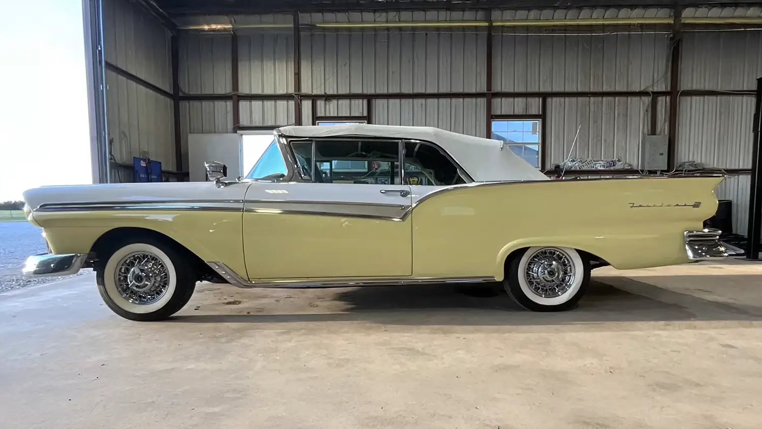 1957 Ford Fairlane 500 Sunliner