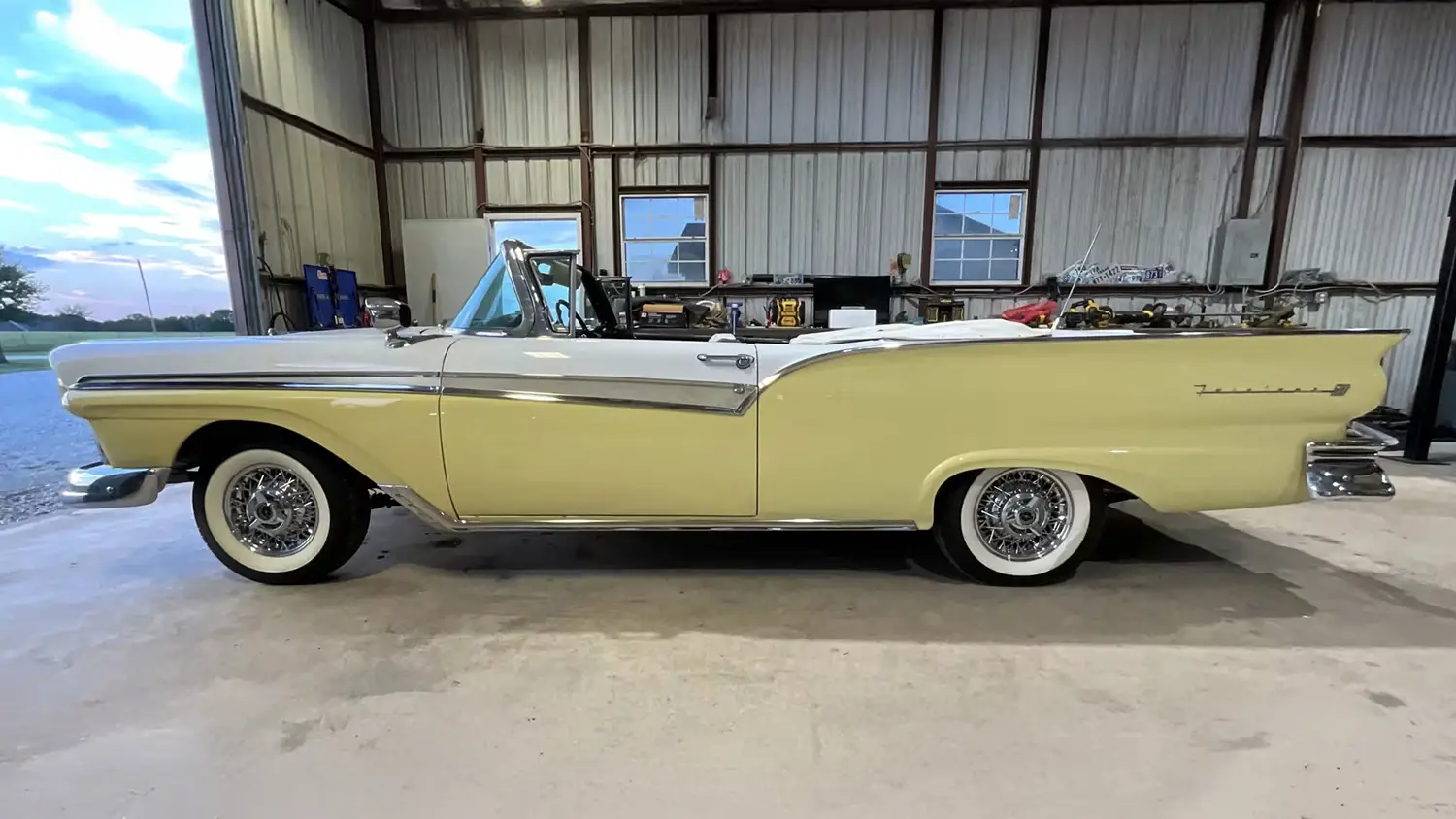 1957 Ford Fairlane 500 Sunliner