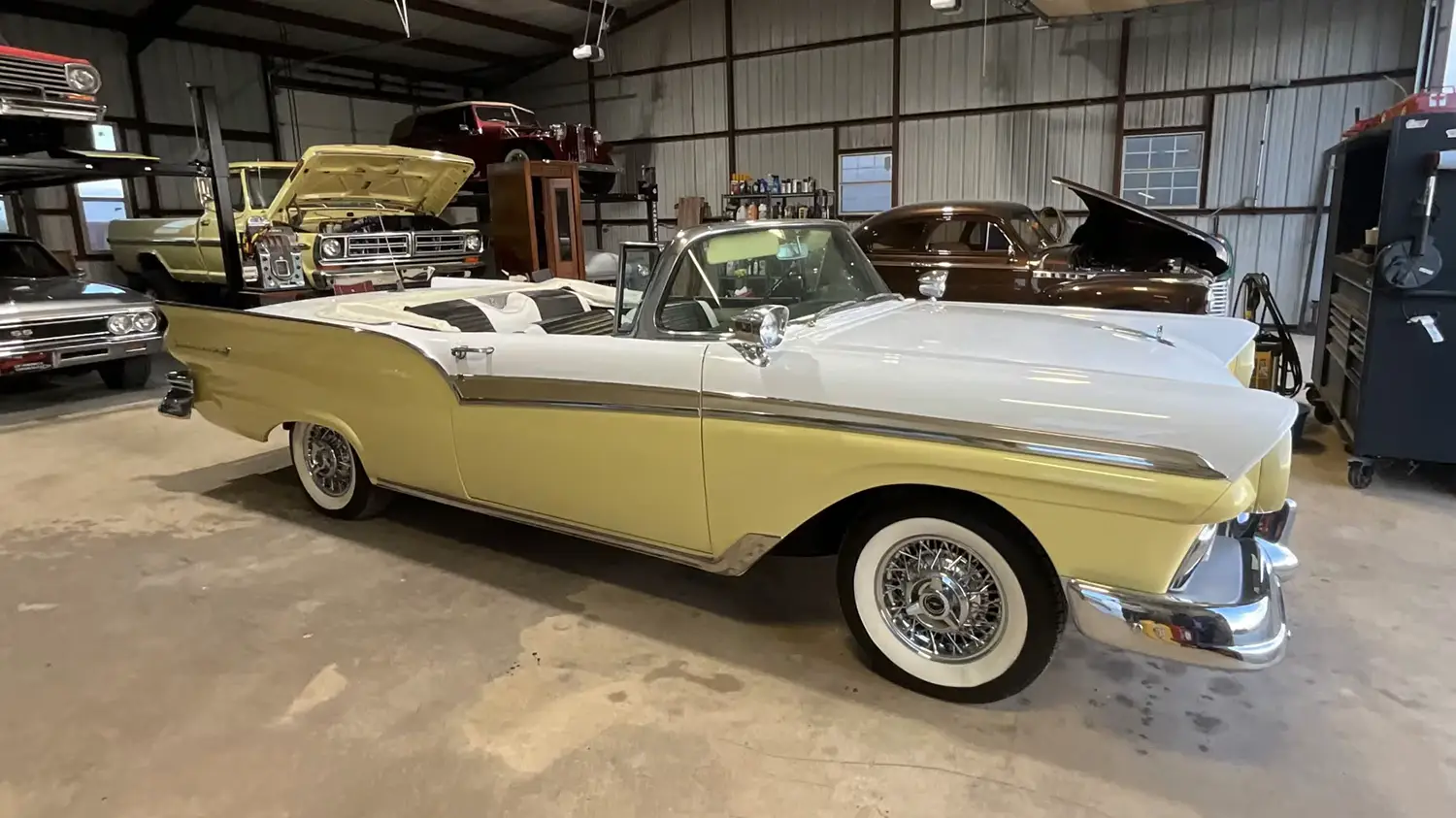 1957 Ford Fairlane 500 Sunliner