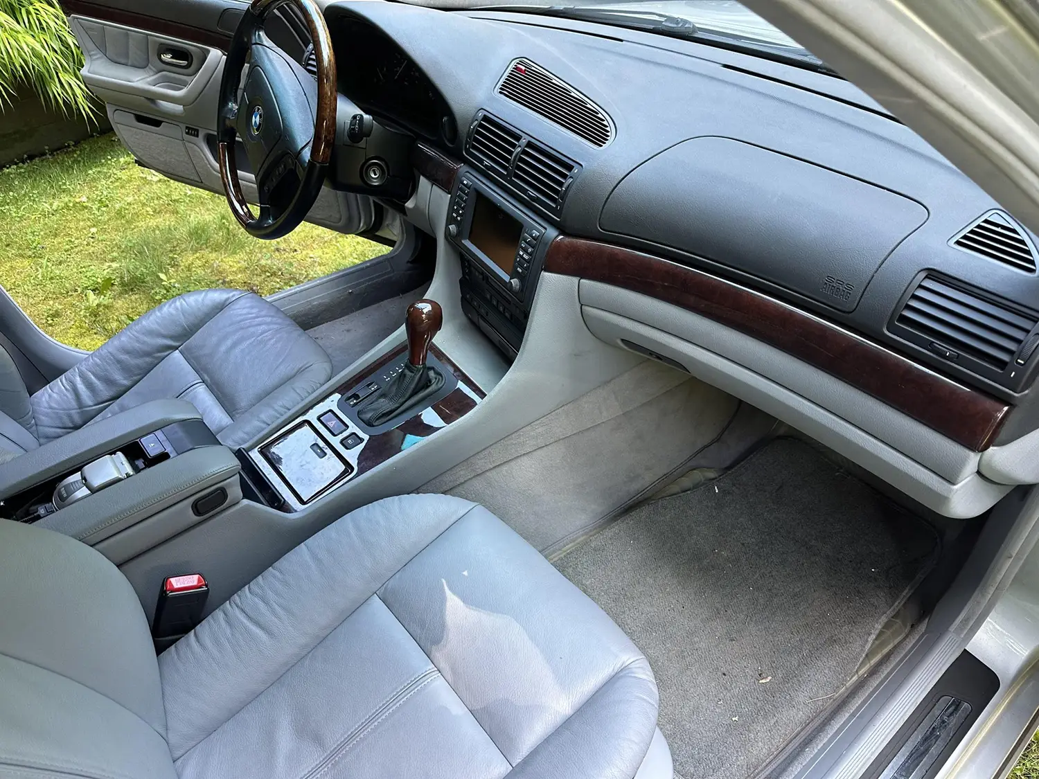 2001 BMW 740iL