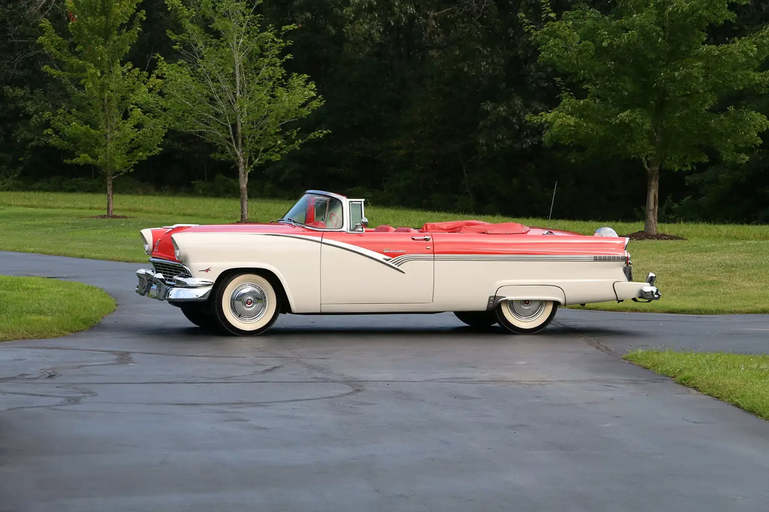 1956 Ford Fairlane Sunliner