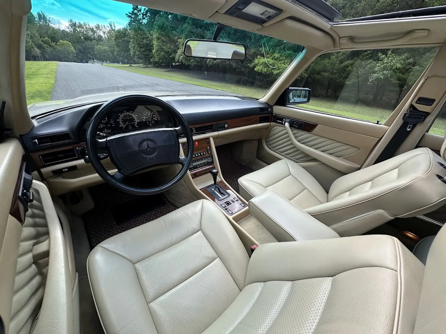 1991 Mercedes-Benz 300SE