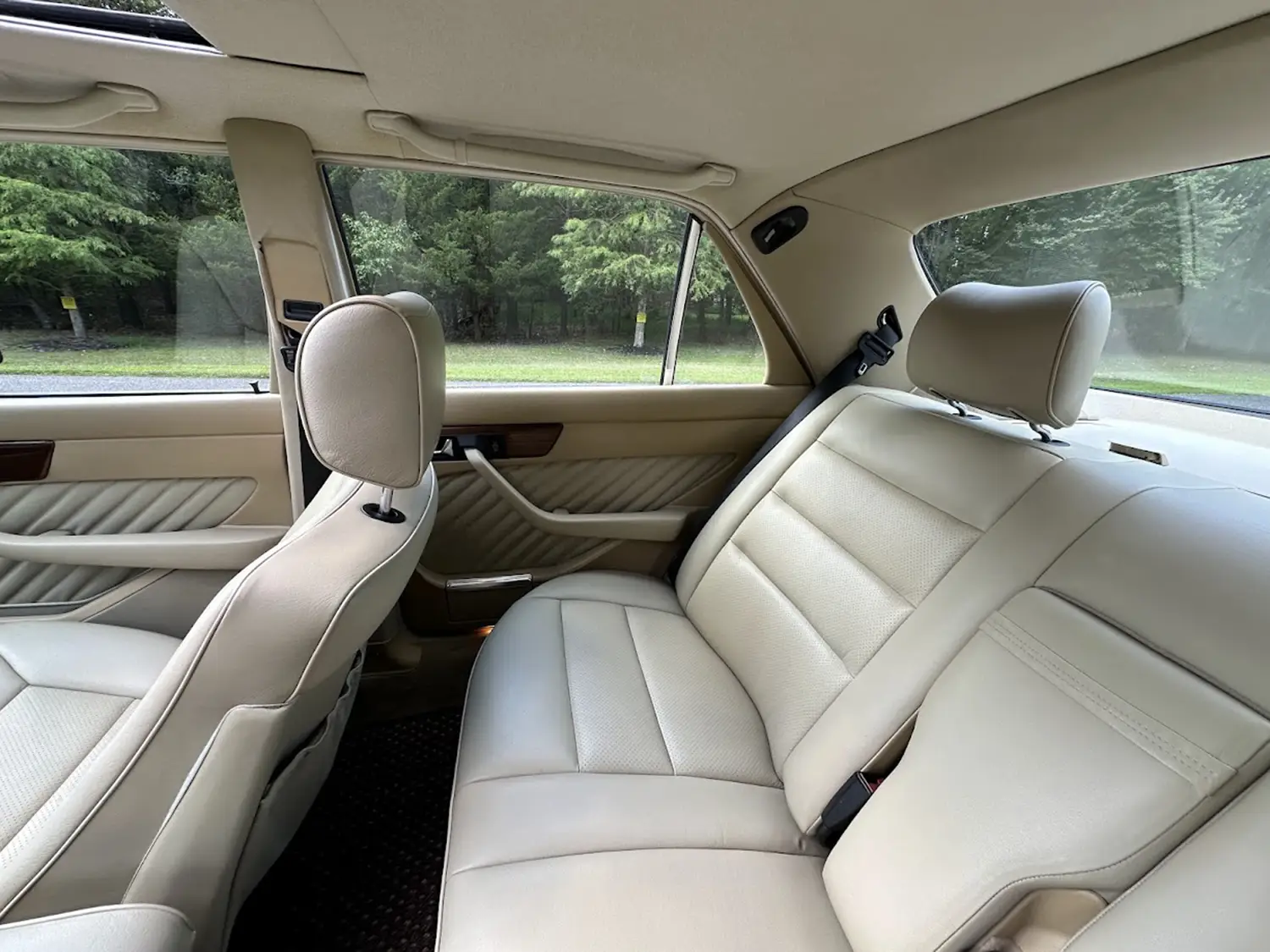1991 Mercedes-Benz 300SE