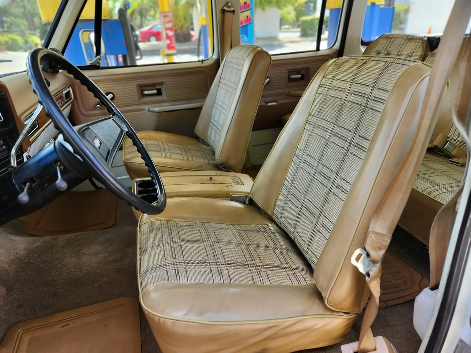 1977 Chevrolet C20 Suburban Custom Deluxe