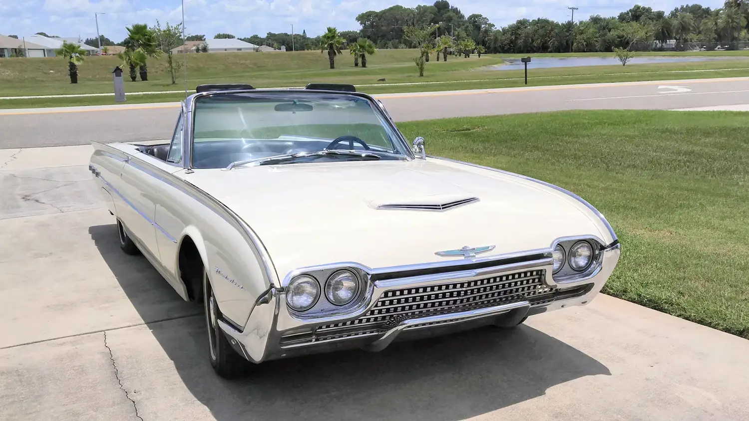 1962 Ford Thunderbird Convertible