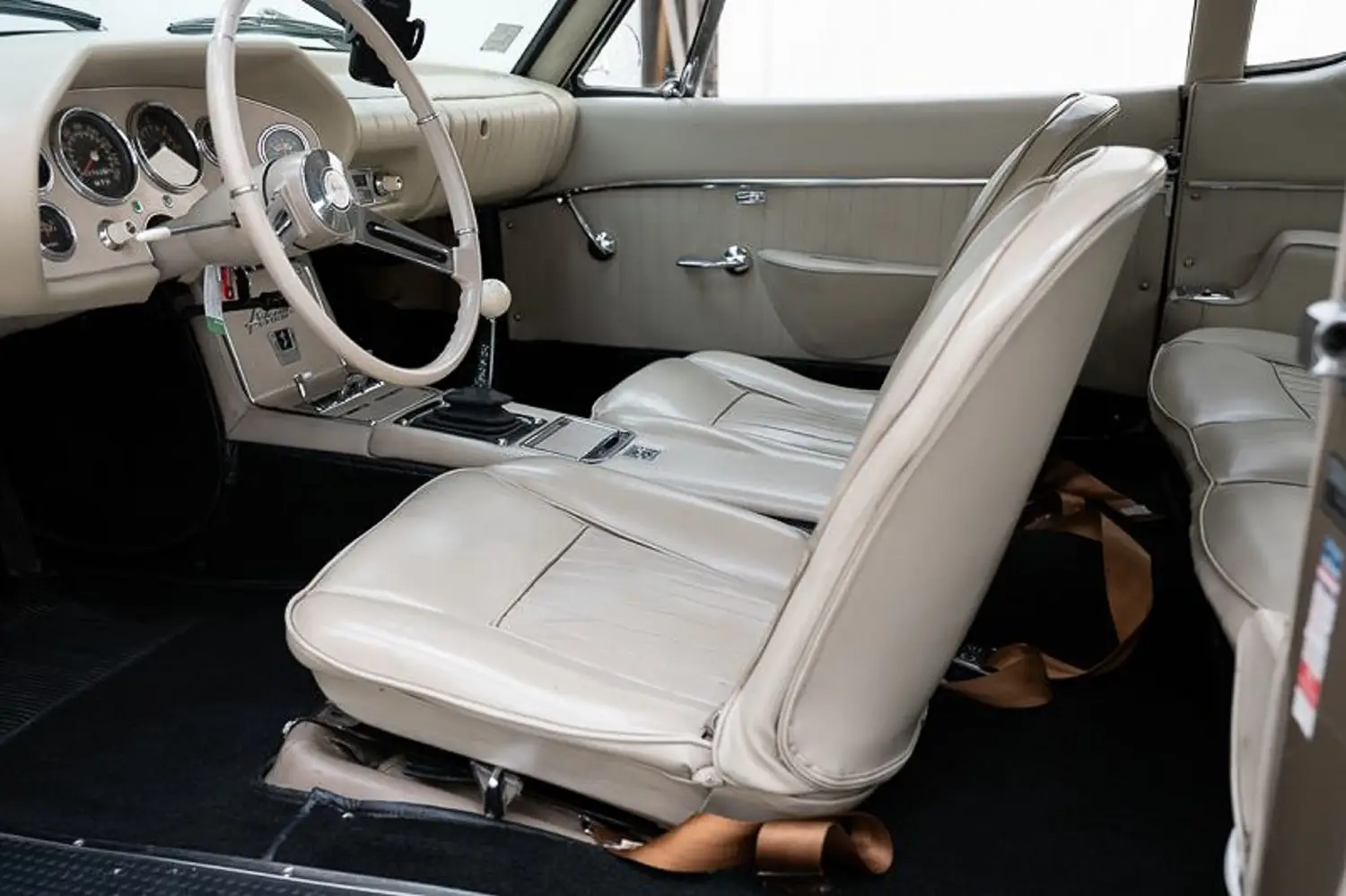 1963 Studebaker Avanti R2