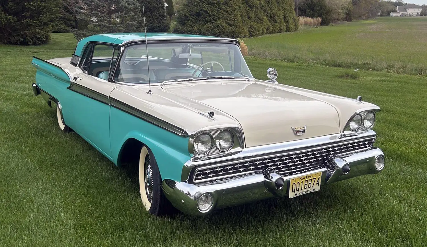 1959 Ford Fairlane 500 Skyliner