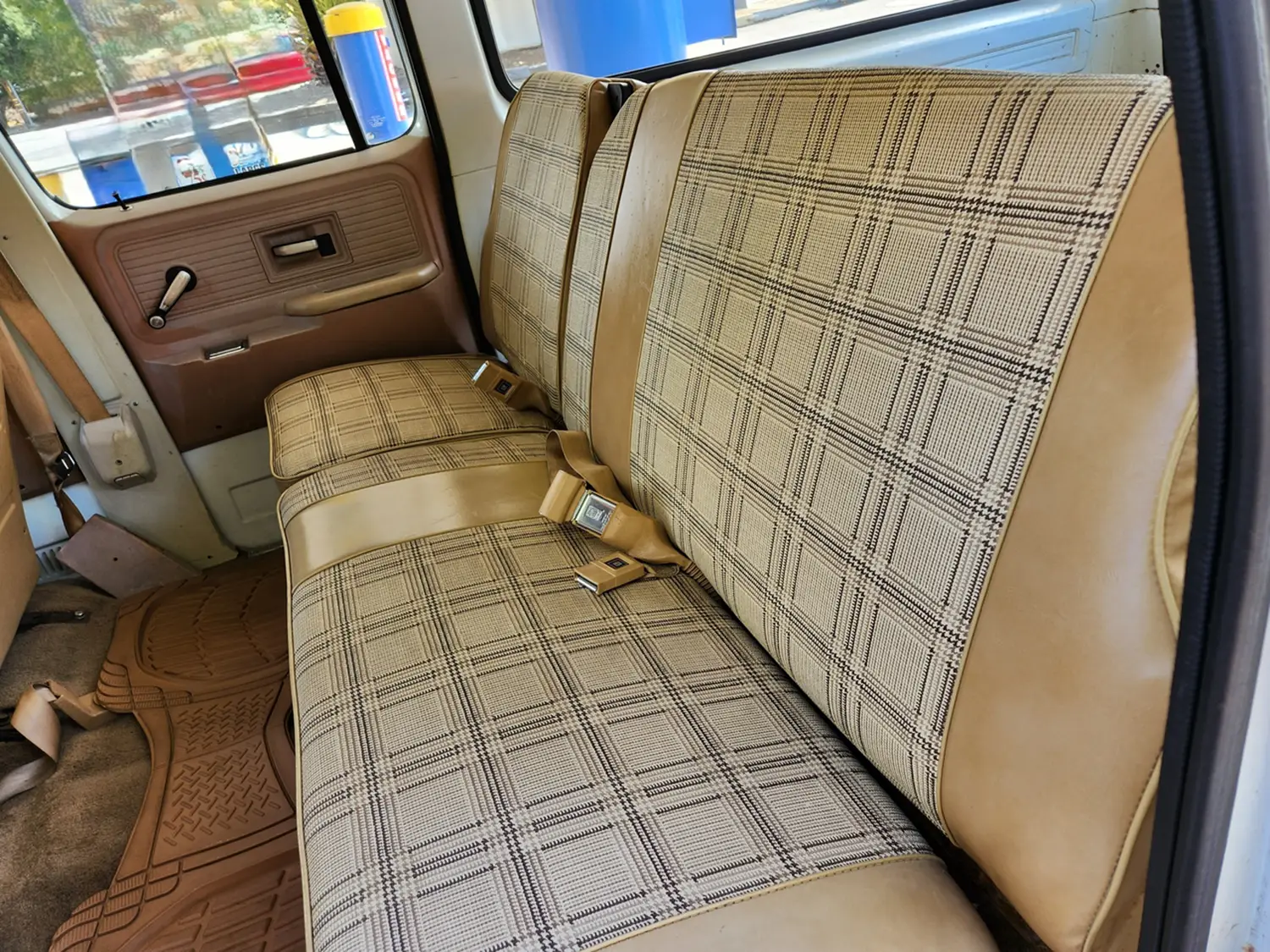 1977 Chevrolet C20 Suburban Custom Deluxe