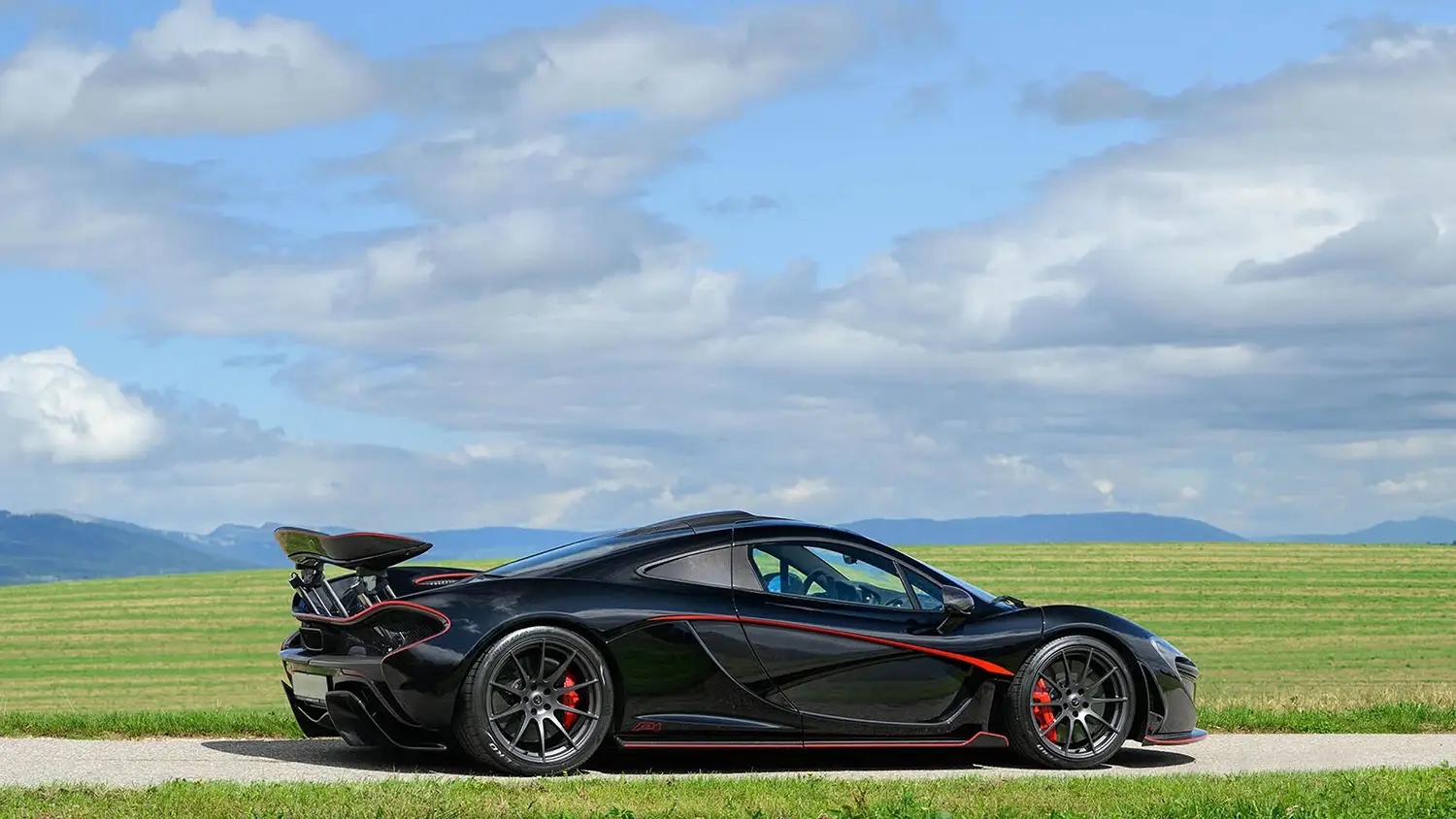 2014 McLaren P1