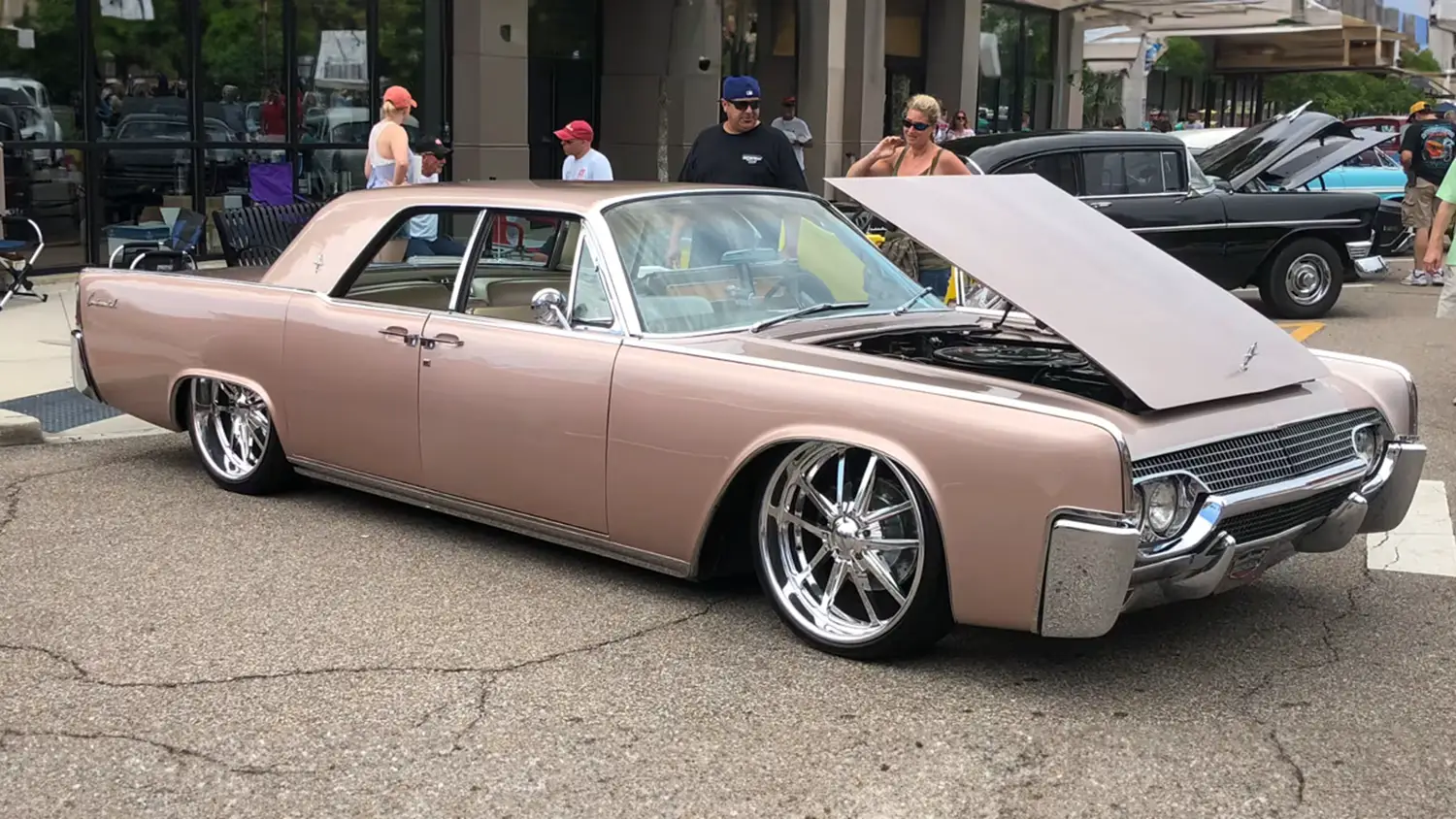 1961 Lincoln Continental Sedan