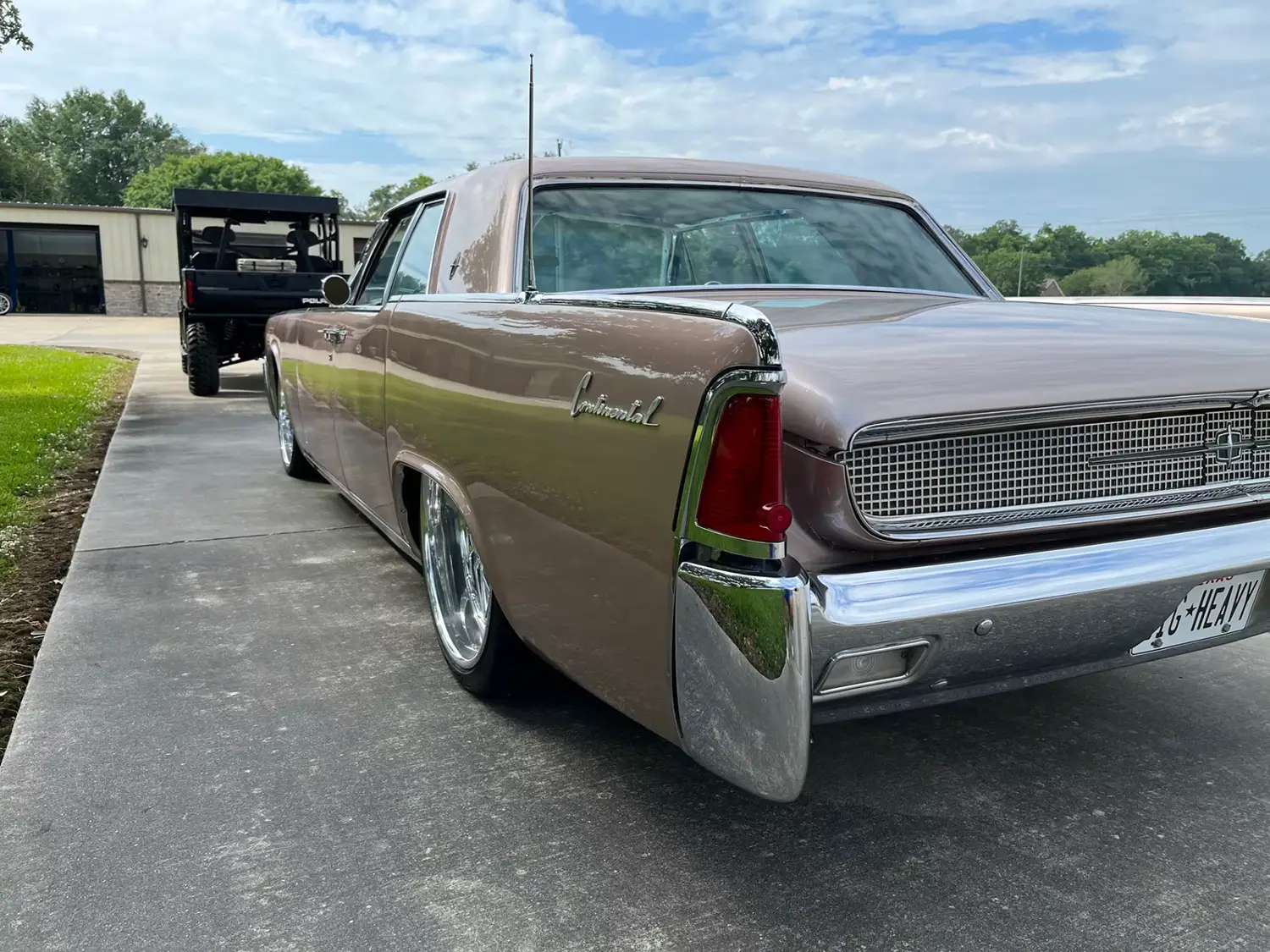 1961 Lincoln Continental Sedan