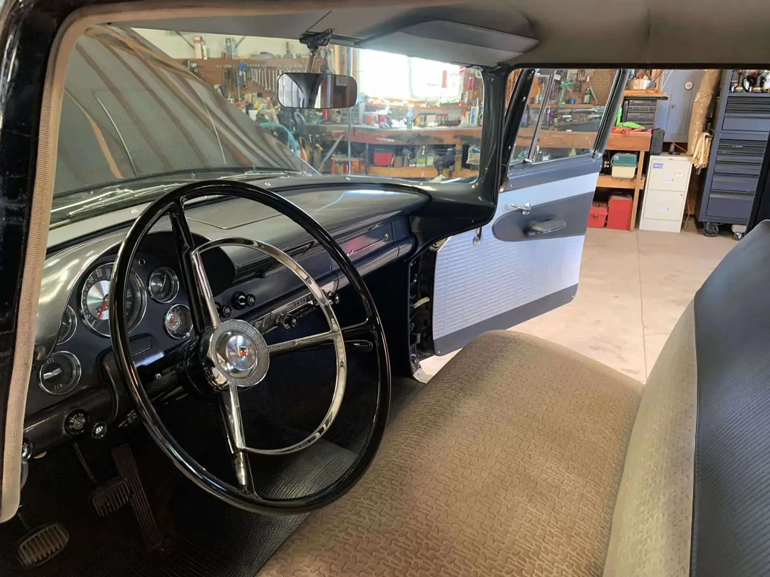 1956 Ford Customline V8