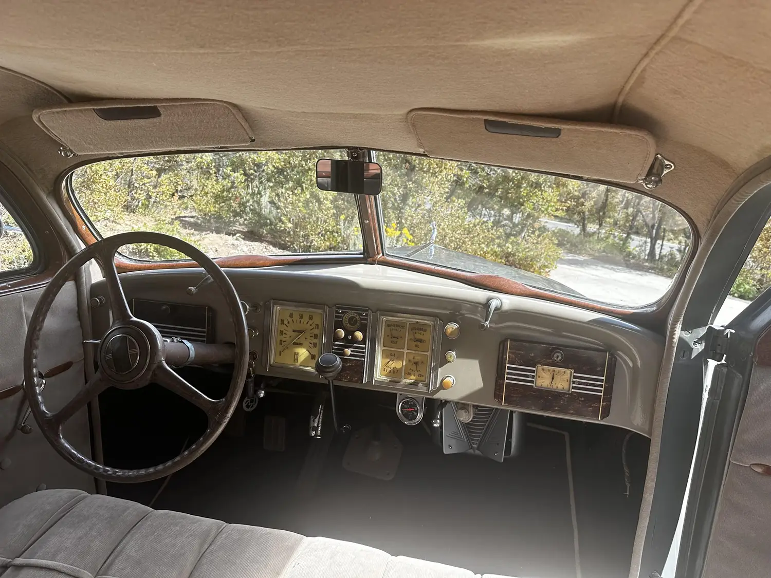 1936 DeSoto Airflow S-2 Sedan