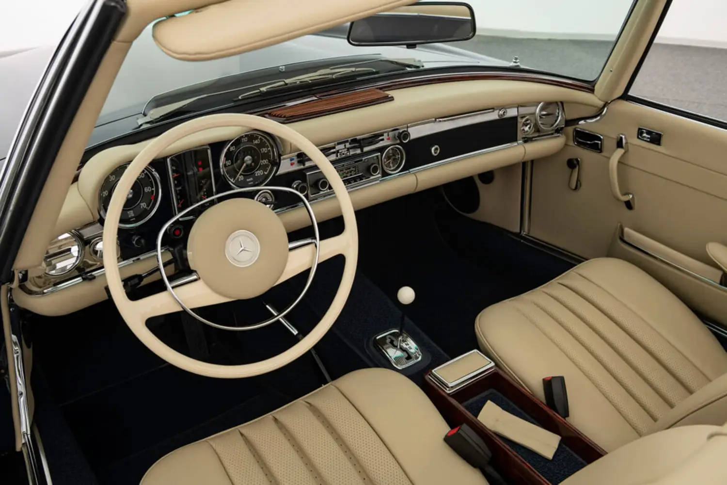 Mercedes-Benz 280 SL Pagoda