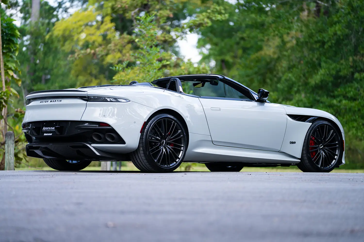 2023 Aston Martin DBS Volante 2023 Aston Martin DBS Volante