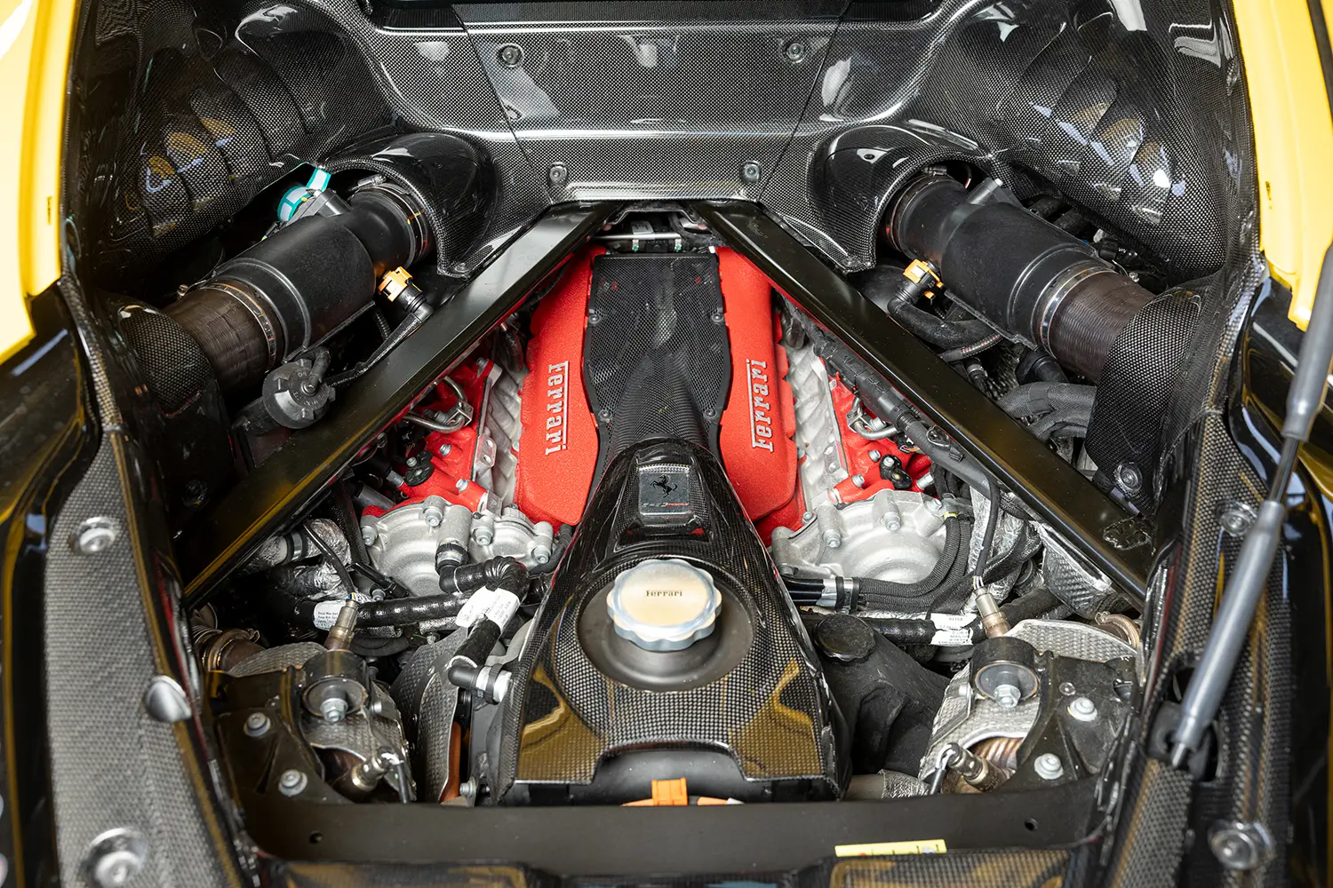 2021 Ferrari SF90 Stradale 2021 Ferrari SF90 Stradale