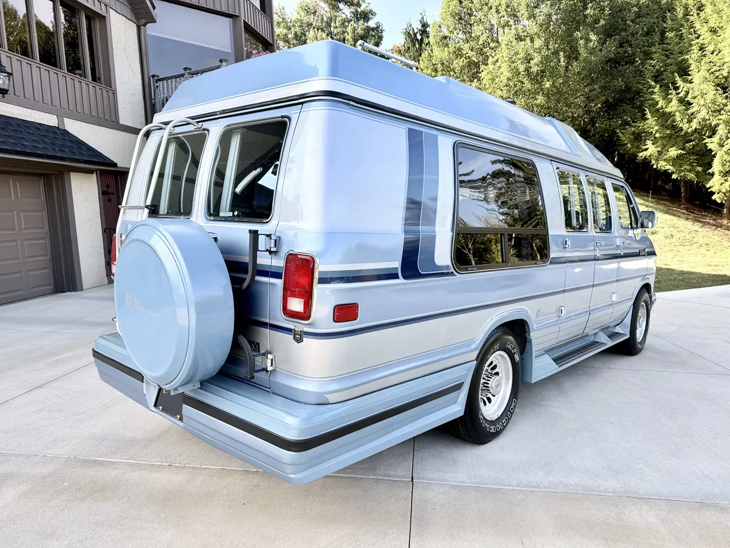 1988 Dodge Ram B350 Maxivan
