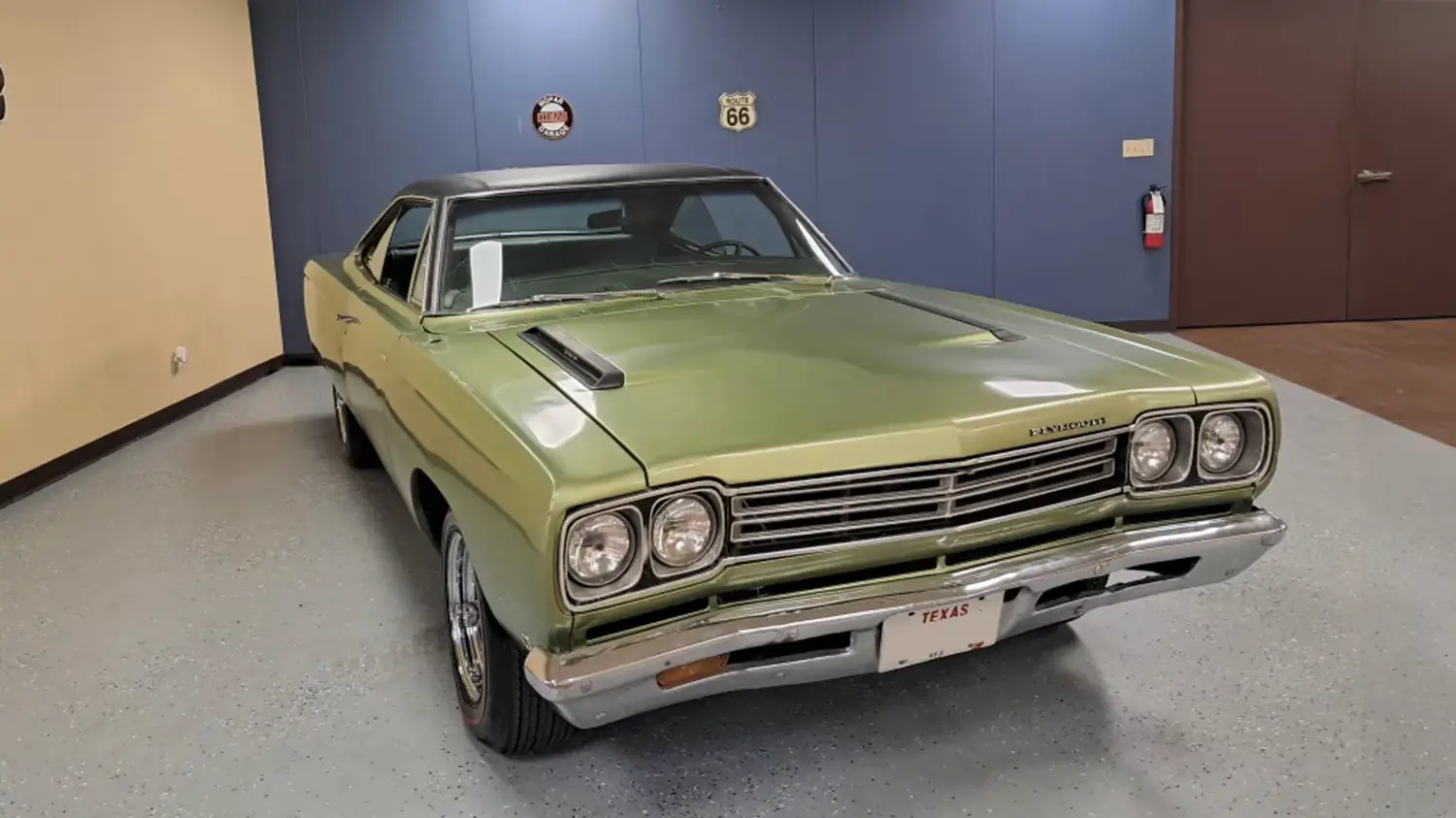 1968 Plymouth Road Runner 383