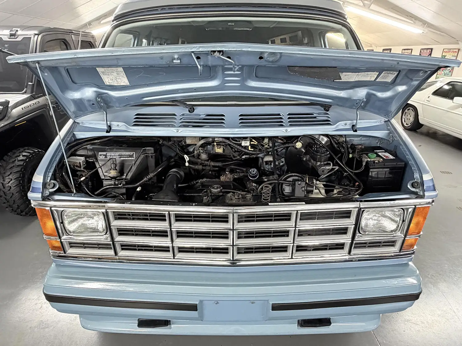 1988 Dodge Ram B350 Maxivan