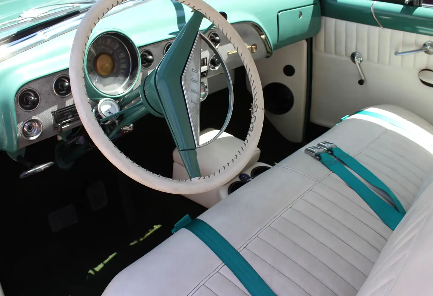 1951 Ford Victoria Flathead V-8