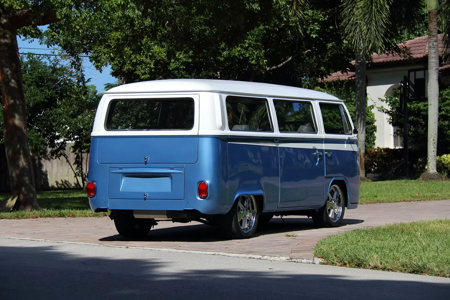 1974 Volkswagen Type II Custom Bus