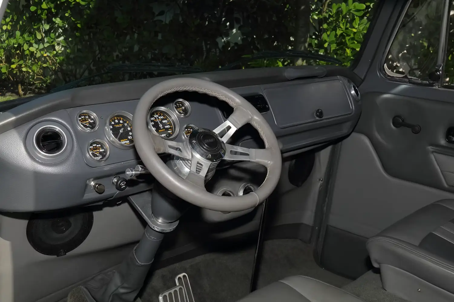 1974 Volkswagen Type II Custom Bus