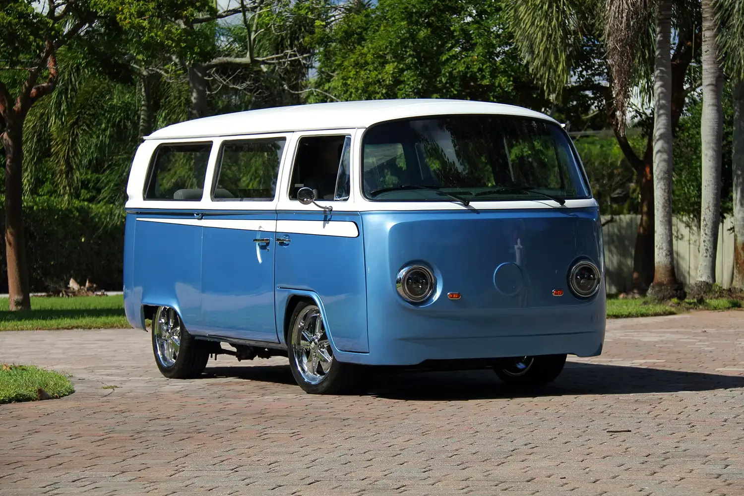 1974 Volkswagen Type II Custom Bus