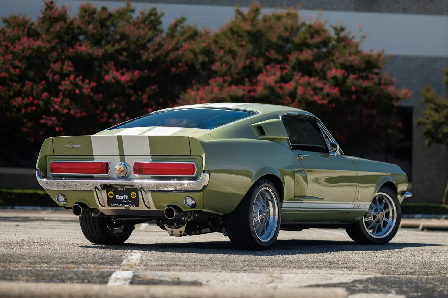 Shelby Mustang GT350 Fastback by Revology